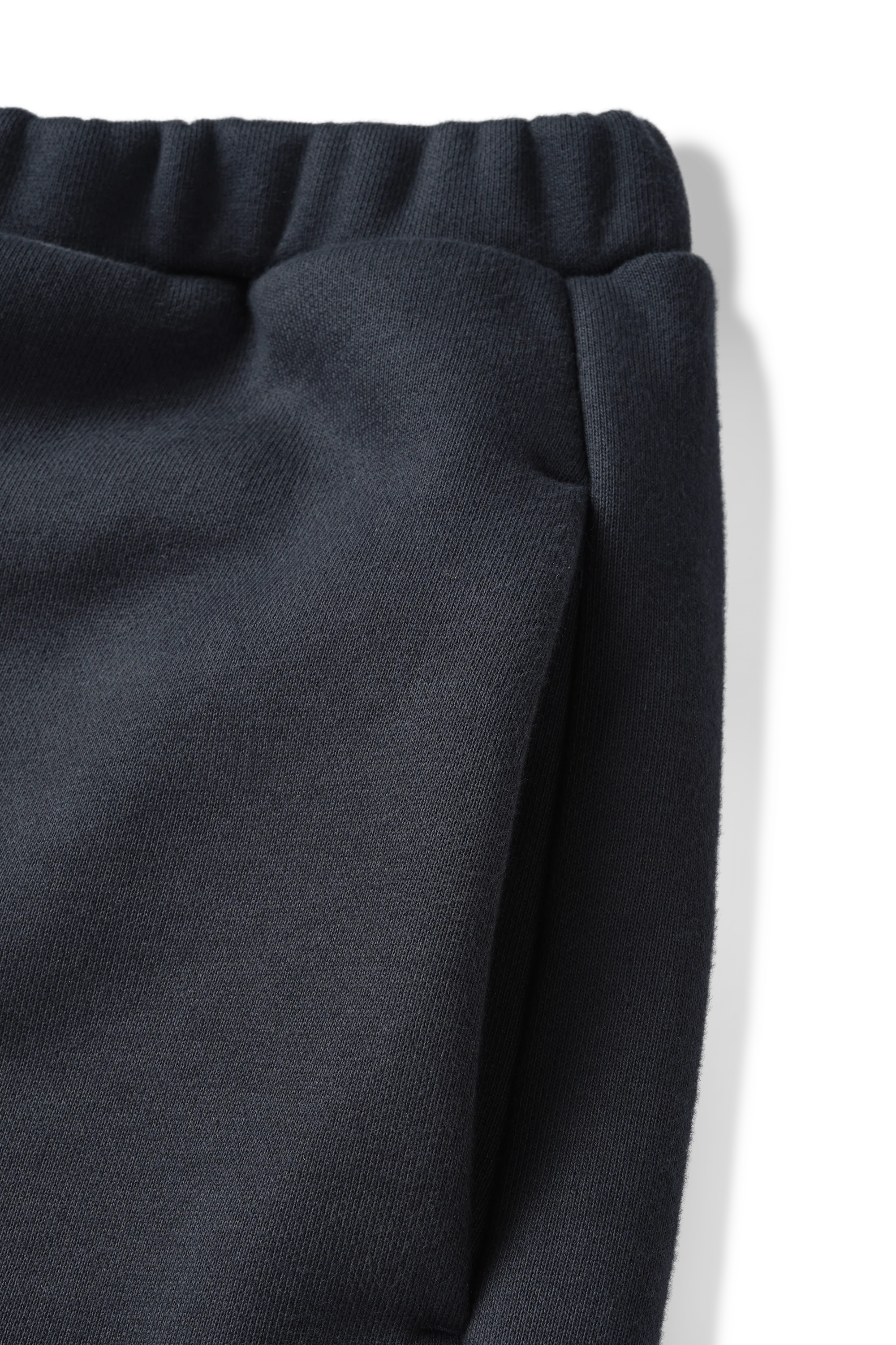 D7 Cuff Sweatpant in Shadow - Image 9