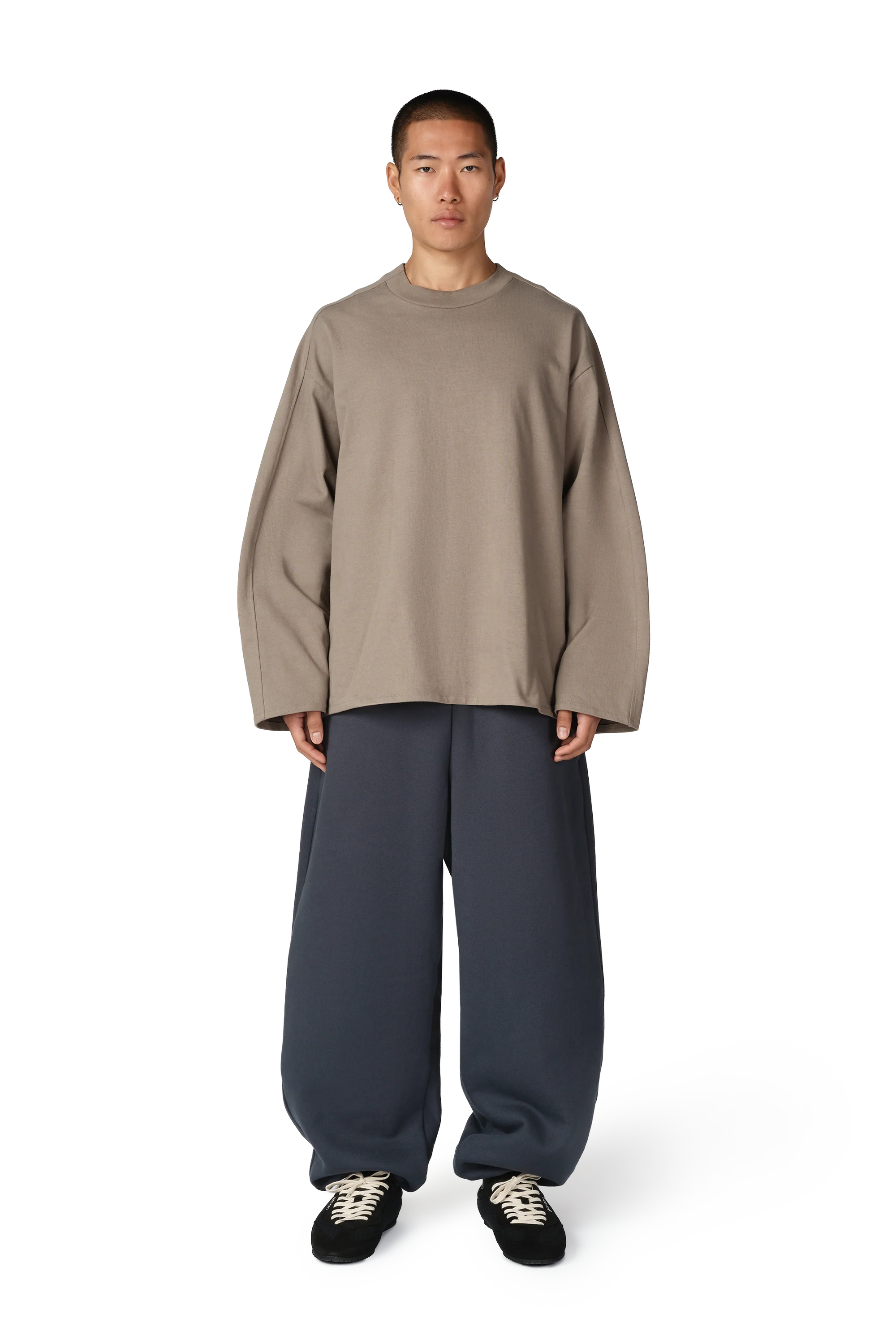 D7 Studio Long Sleeve Tee in Cement - Image 3