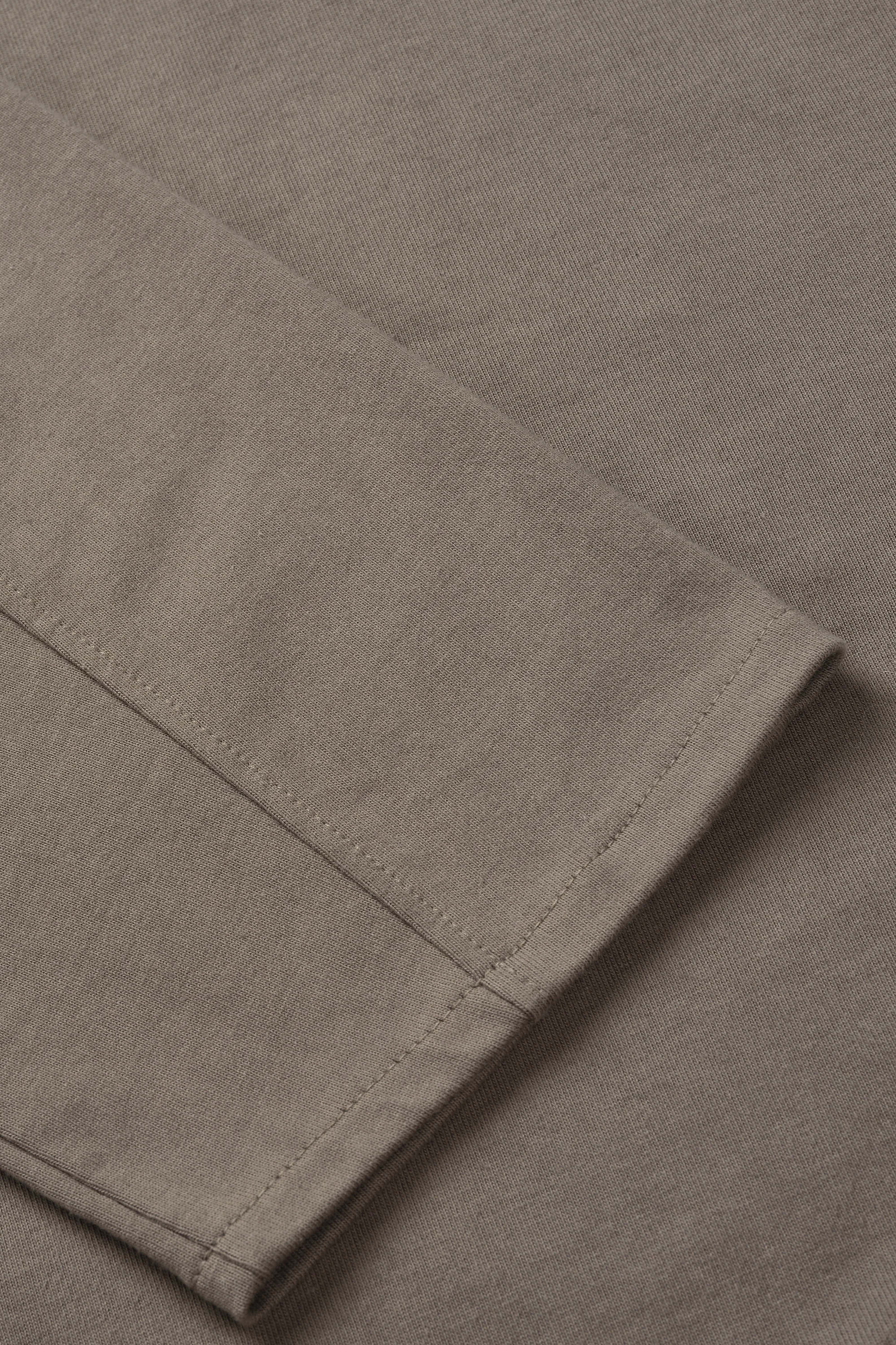 D7 Studio Long Sleeve Tee in Cement - Image 8