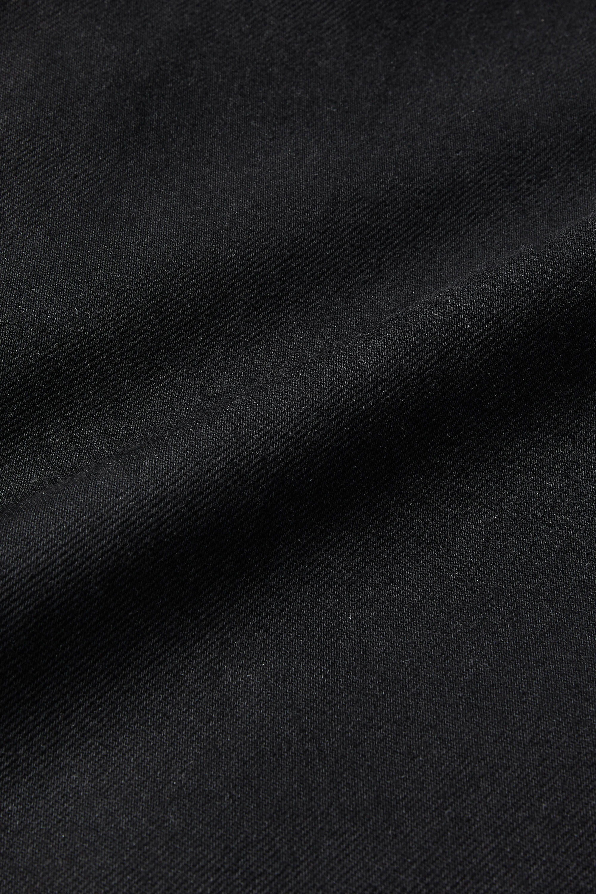 Denim 440 Bermuda Jeans in Night - Image 10