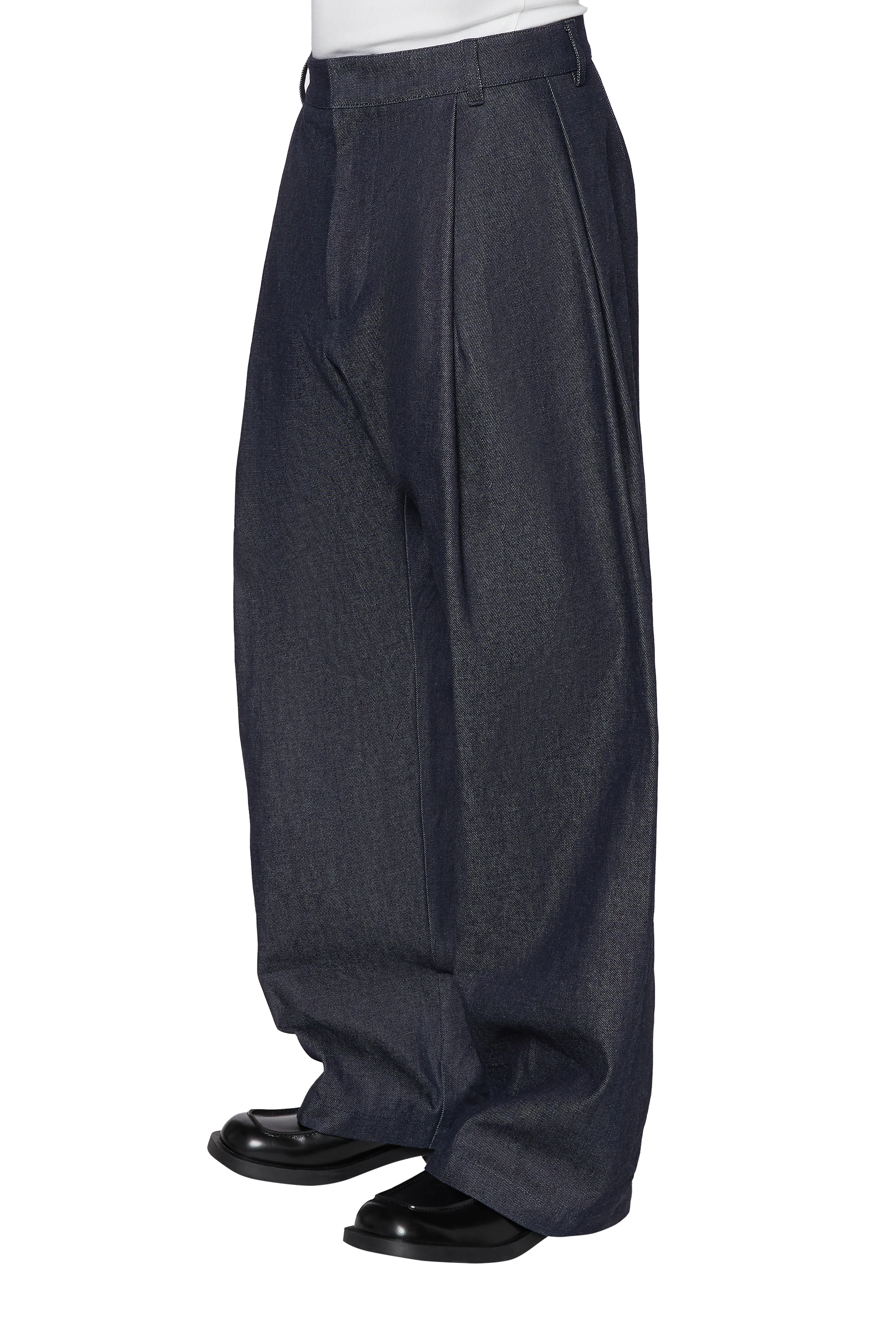 Denim 440 Bermuda Jeans in Indigo - Image 6