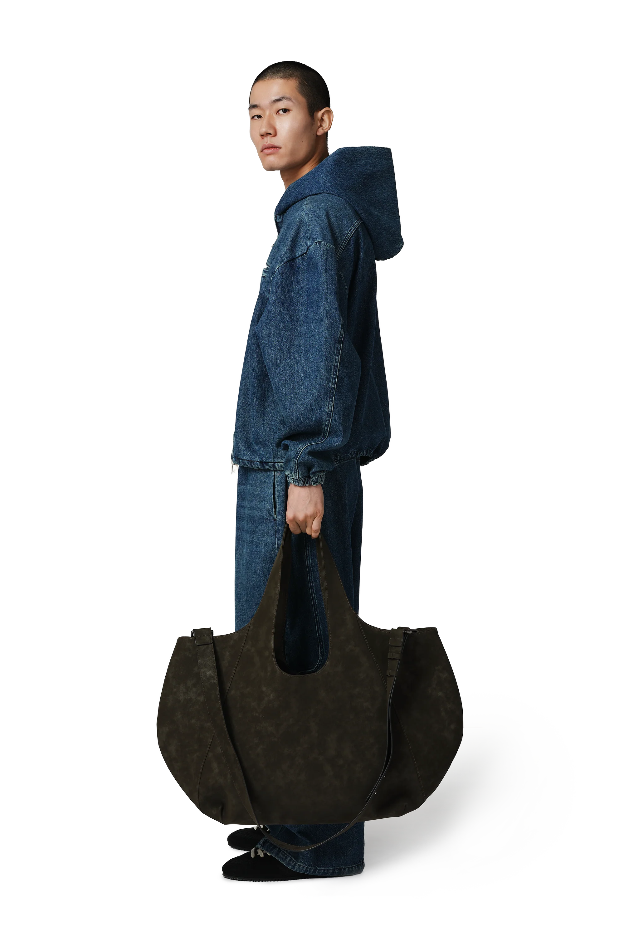 Microfibre Cruise Tote Bag in Deep Bark - Image 5